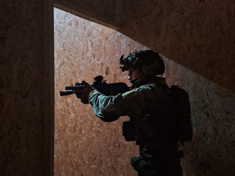 Holding a corner in the dark