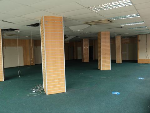 Open shop unit floor
